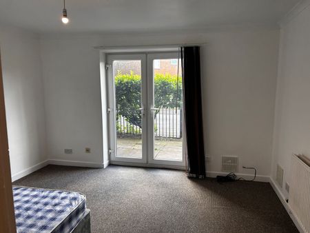 2 Bed Flat, Alexander Court, M5 - Photo 3