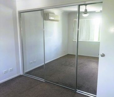 Townhouse - 3 bed, 2 bath, SLUG - Photo 3