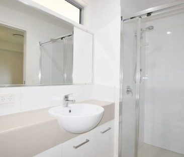 MODERN LIVING IN NEW AUCKLAND - Photo 1