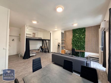 Location Appartement 1 pièce 45m² MARSEILLE 8ème - Photo 2