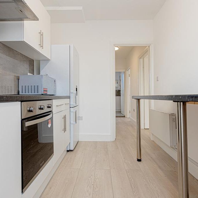 3 bedroom flat to rent - Photo 1