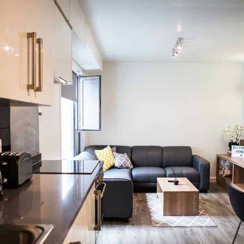 Bronze Ensuite Mid Level - Photo 1