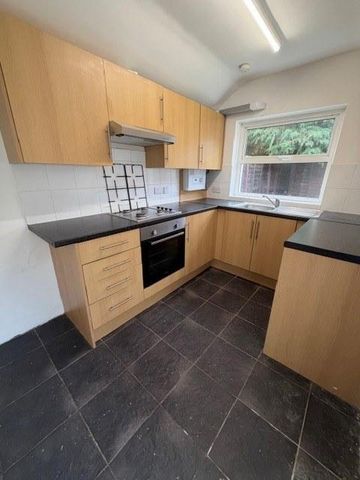 2 bedroom end of terrace house to rent - Photo 5