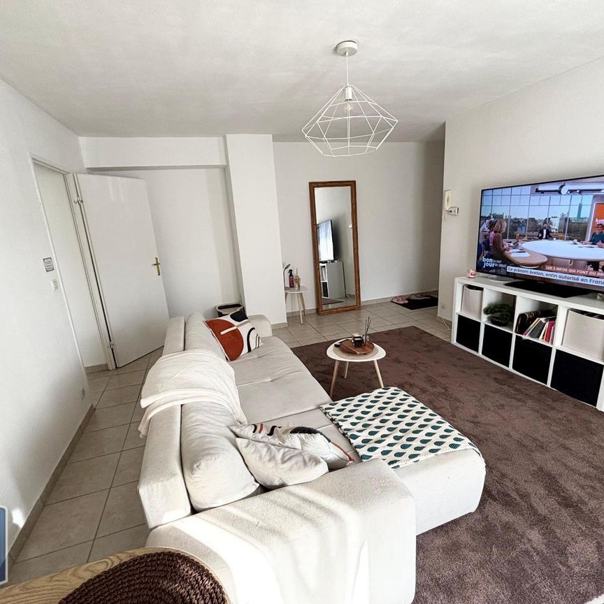Location Appartement 2 pièces 47m² QUIEVRECHAIN 59920 - Photo 1
