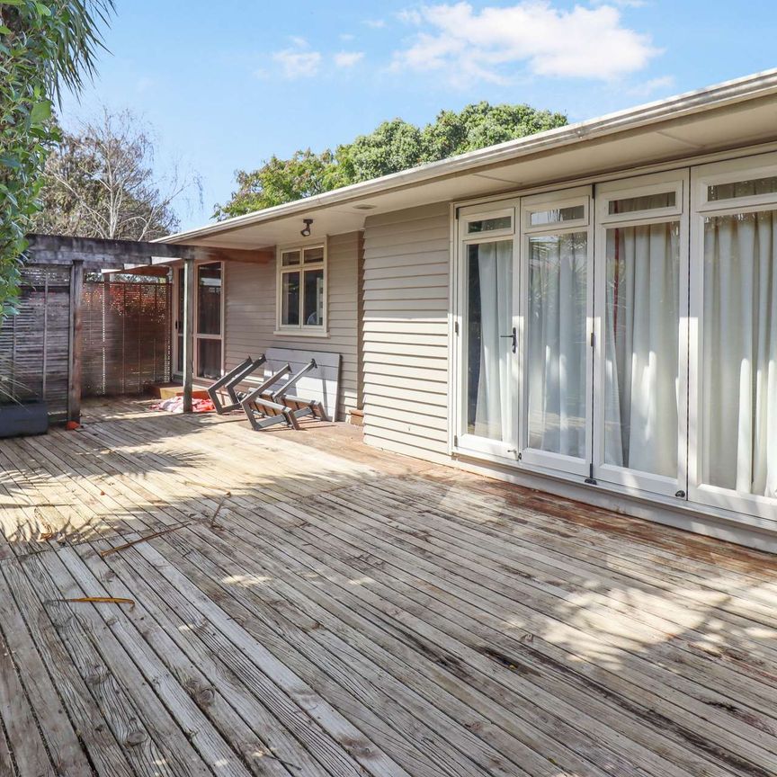 Charming and Well-Maintained Three-Bedroom Family Home - Photo 1