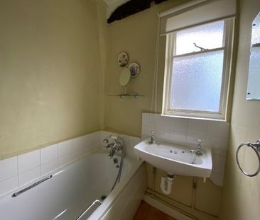 2 bedroom property to rent - Photo 1