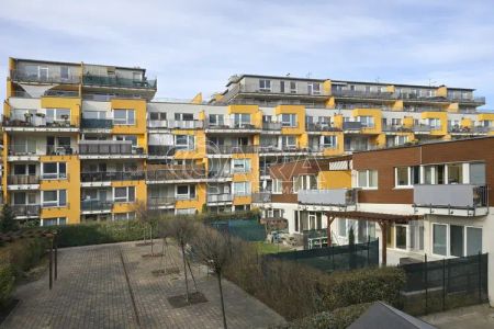 Byt 2+kk s balkonem a garážovým stáním - Photo 3