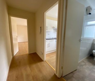 Studio to rent - Photo 6