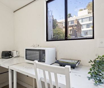 Redfern - Photo 6