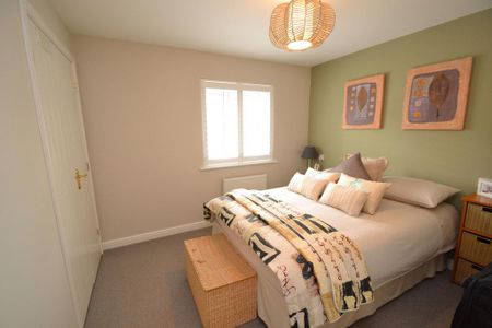 3 bedroom semi-detached house to rent - Photo 5