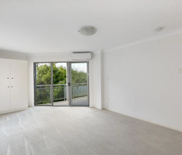 Quietly Positioned One-Bedroom Apartment - Photo 1
