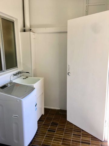 Conveniently Located - Partly Furnished - Photo 5