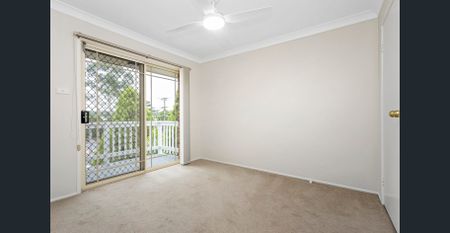 Quality 3 Bedroom Home in Highly Desirable Area - Photo 4