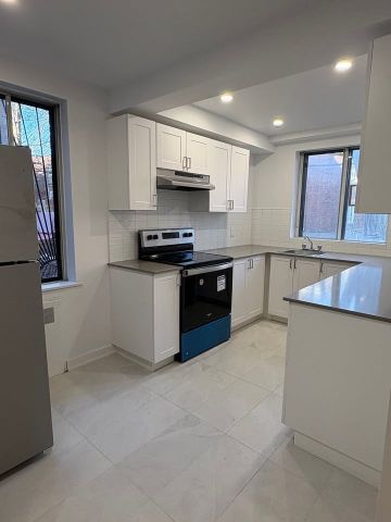 4890 Av. Plamondon, #8 - Photo 5