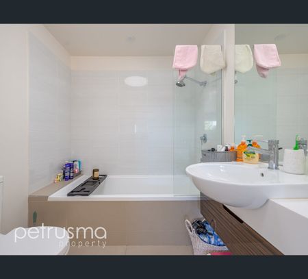 1/13 Percy Street, Bellerive, Tas 7018 - Photo 5