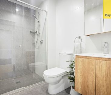 STUNNING OPEN PLAN LIVING - WALK TO STATION & SHOPS - Photo 6