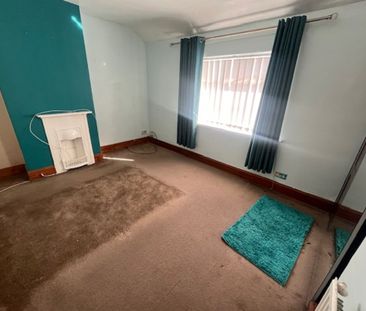 2 bed end of terrace house to rent in Bell Clough Road, Manchester,... - Photo 6