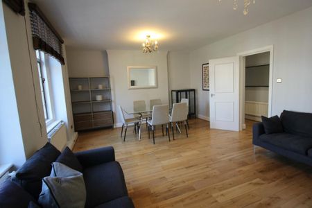 3 bedroom flat to rent - Photo 2