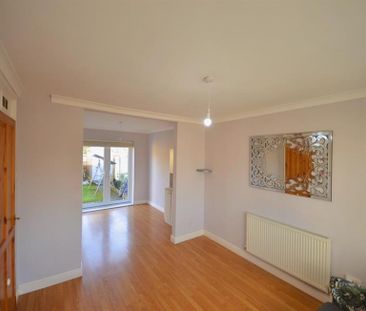3 Bedroom Terraced To Let - Photo 2