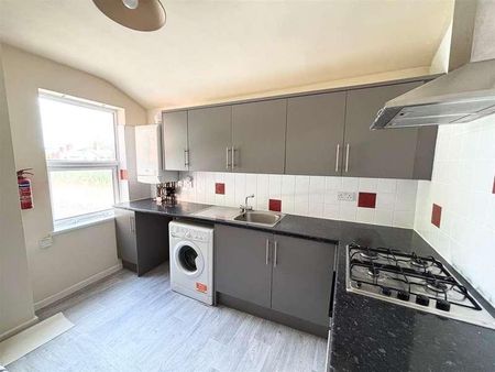 Warwick Road, Tyseley, Birmingham, B11 - Photo 4