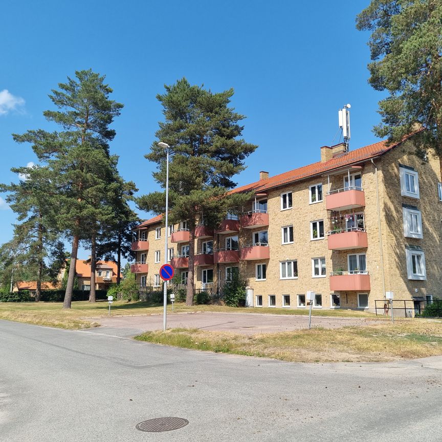 Åsgårdsvägen 13 B - Foto 1