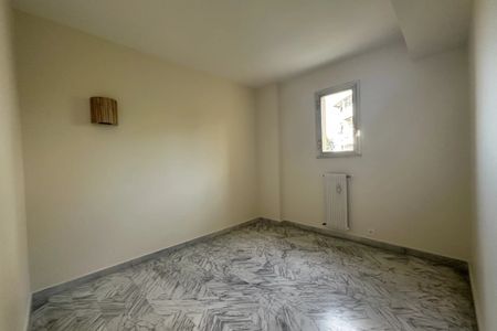A louer à Nice, quartier de Cimiez, superbe 4P refait à neuf - Photo 4