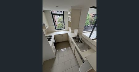 Renovated Modern Comfort 2 bed apartment with Quality and convenient lifestyle in the heart of Waitara - Photo 4
