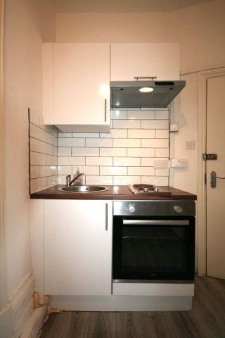 Bedsit, Clanricarde Gardens, W2 - Photo 5