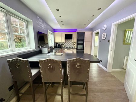 4 bedroom detached to rent Kingsmead, Stretton - Photo 2