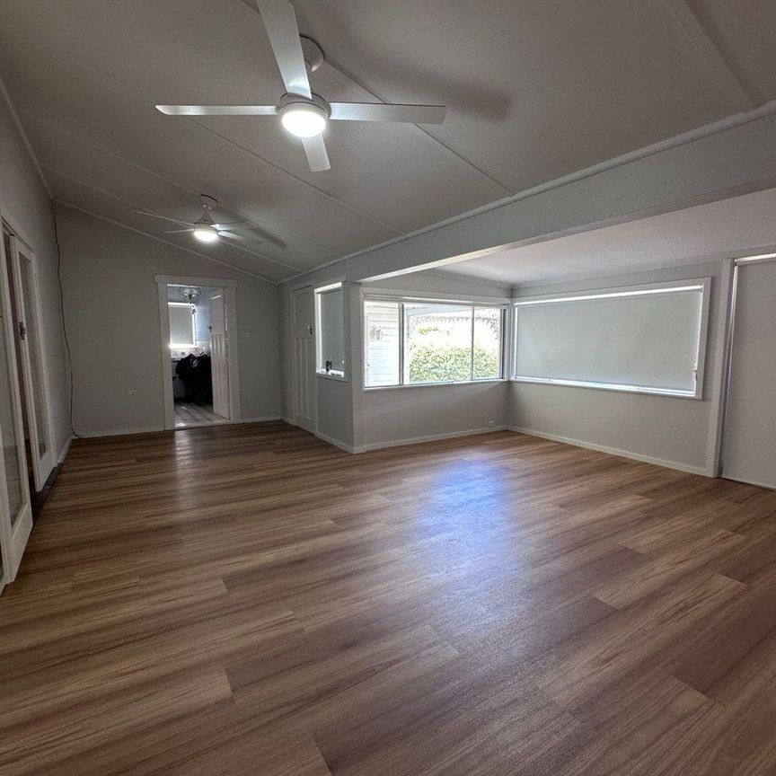 Ray White Forbes - 02 68511411 - Photo 1