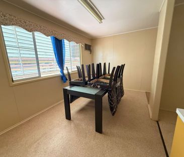 Walking Distance to Local Shops&comma; Sporting Clubs and Pubs - Photo 1