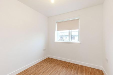 4 bedroom detached house to rent - Photo 4