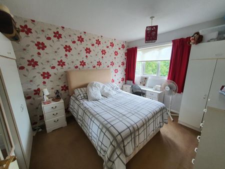 3 bedroom end of terrace house to rent - Photo 4