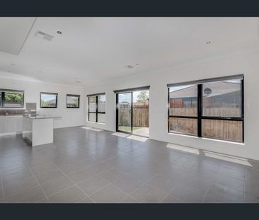 Spacious 3 Bedroom Townhouse - Photo 5