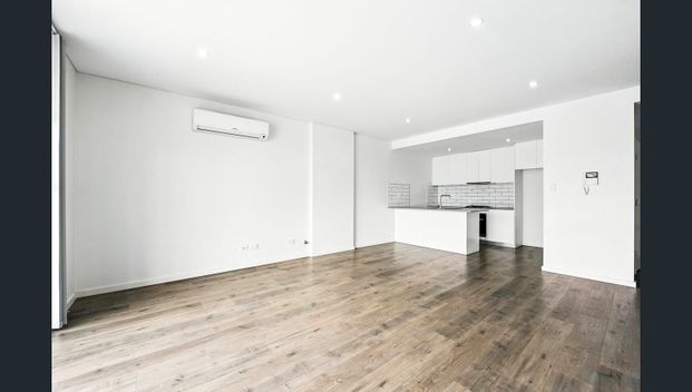 APARTMENT IN HEART OF PENRITH!!! - Photo 1