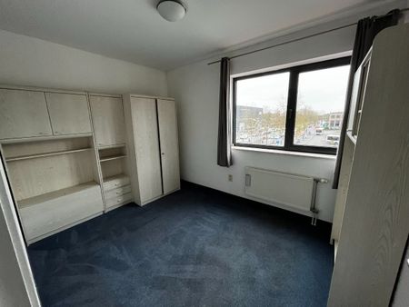 Tweeslaapkamerappartement met staanplaats in centrum Genk. - Foto 4