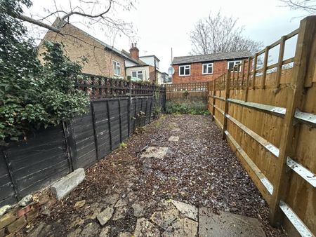 1 bedroom flat to rent - Photo 5