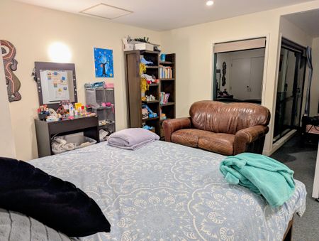TIDY AND COMPACT TWO BEDROOM UNIT - Photo 5