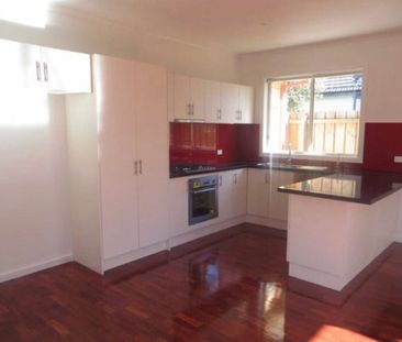 Clayton South - Photo 4