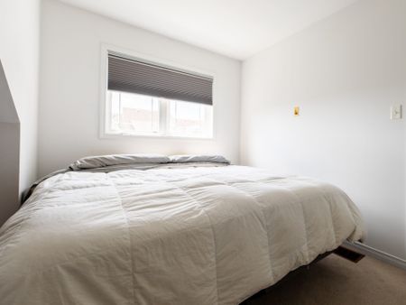 For Lease - 1352 Coleman Crescent, Innisfil, Ontario - Photo 4