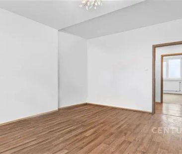 Prostorný a světlý byt 4+1 s lodžií a dvěma koupelnami, ul. Pražská... - Photo 4
