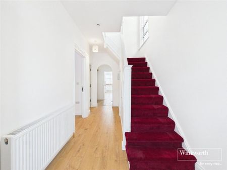 5 bedroom semi-detached house to rent - Photo 3