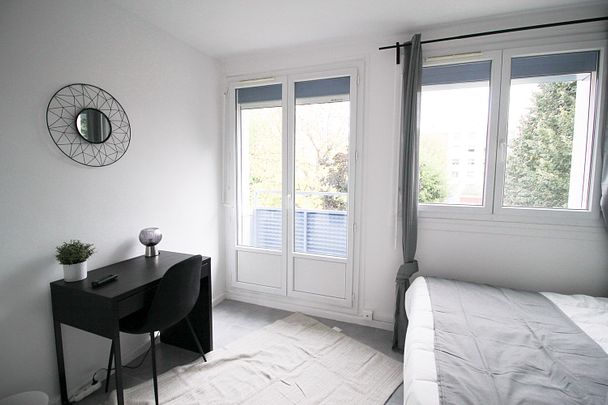 Villeurbanne - Le Richard - Chambre 2 - Photo 1