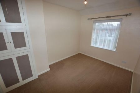 3 bedroom semi-detached house to rent - Photo 4