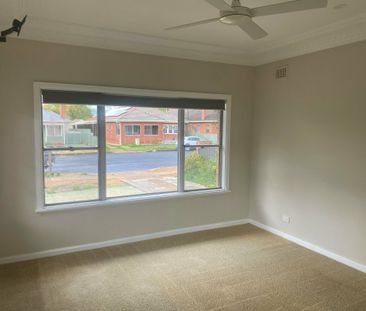 Charming Country Home in Dubbo - Photo 1