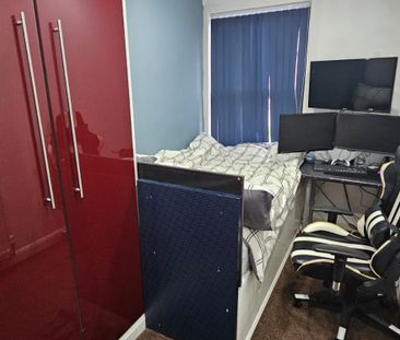 6 Bed - 69 Headingley Avenue, Headingley, Leeds - LS6 3ER - Student - Photo 3