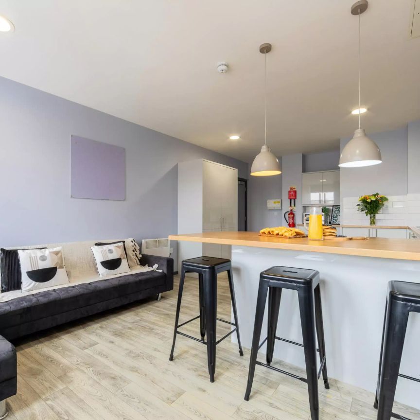 Bronze Studio - Photo 1