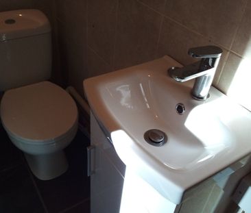 Studio Flat, Roman Terrace, LS8 - Photo 5