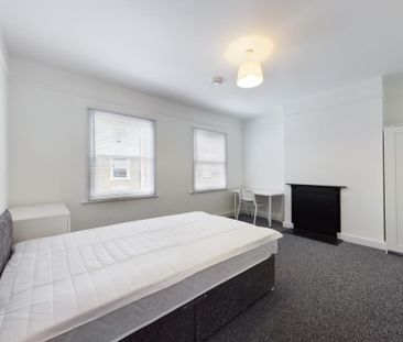 4 bedroom house to rent - Photo 2