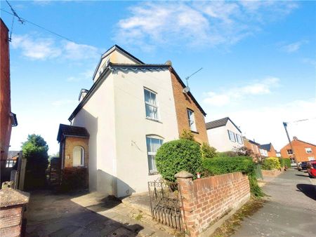 1 bedroom in a house share to rent - Photo 3